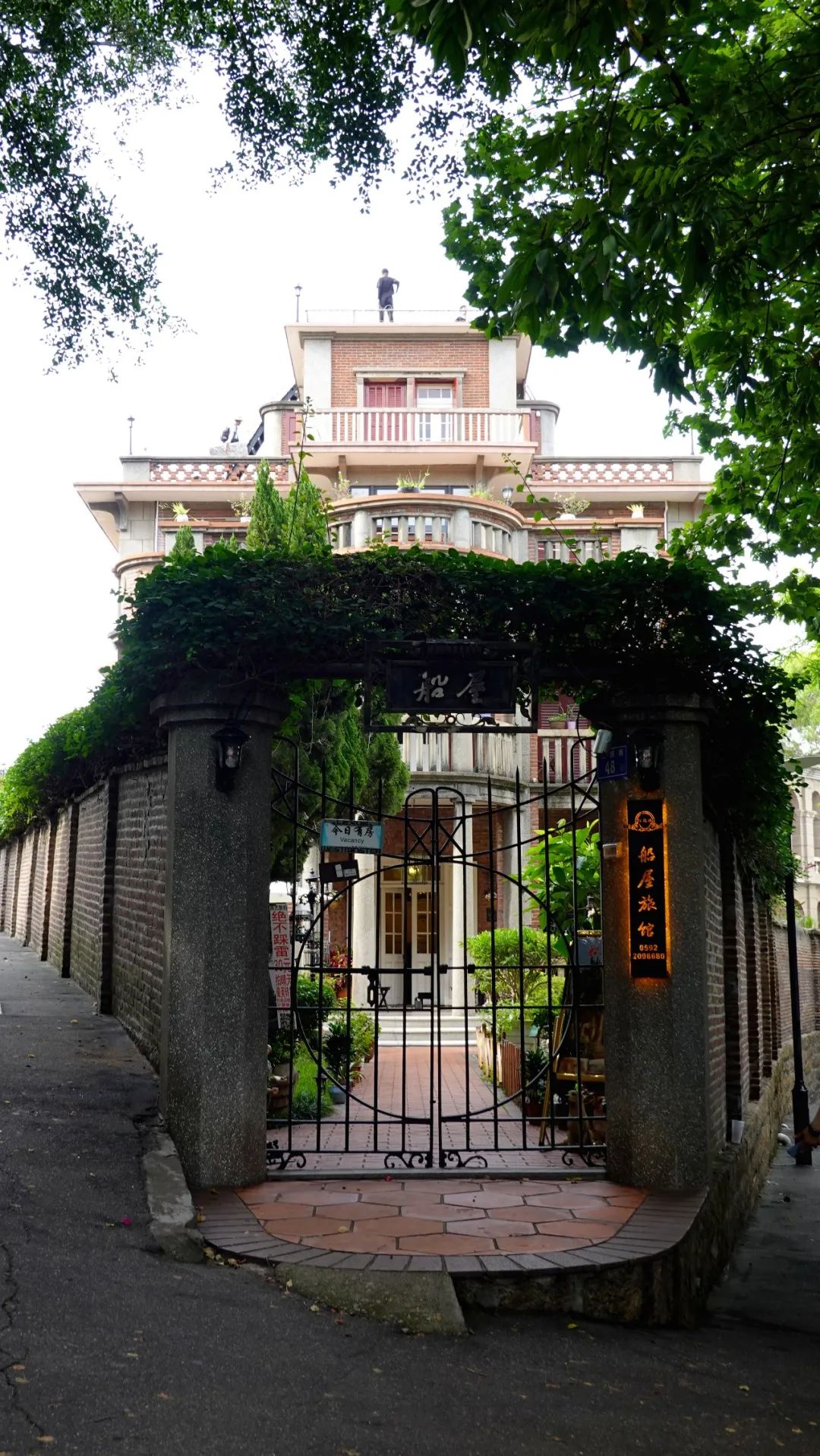 一边汗水prada  prada地掉,贴心的a萌君搜罗了15个鼓浪屿上的最美转角