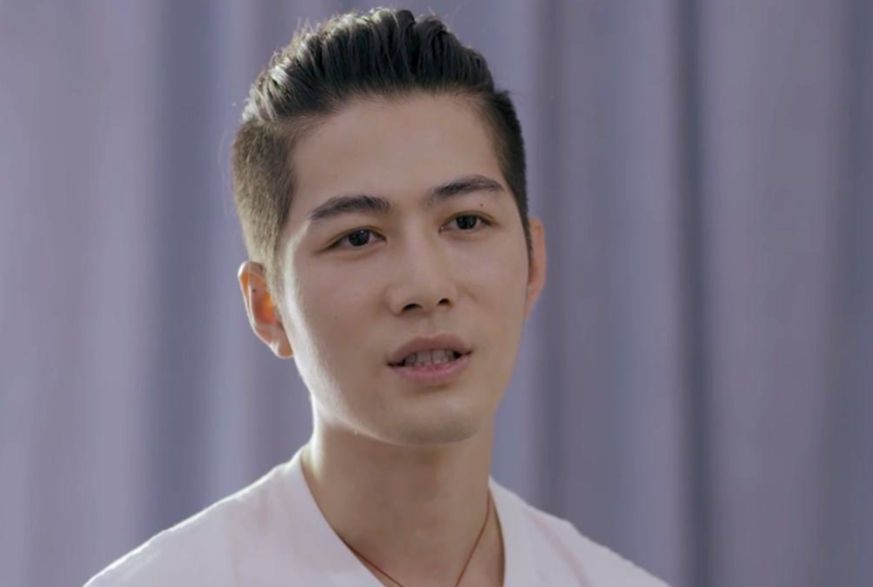 7岁被抛弃，父亲偷娶美娇妻，却让他养继母的儿