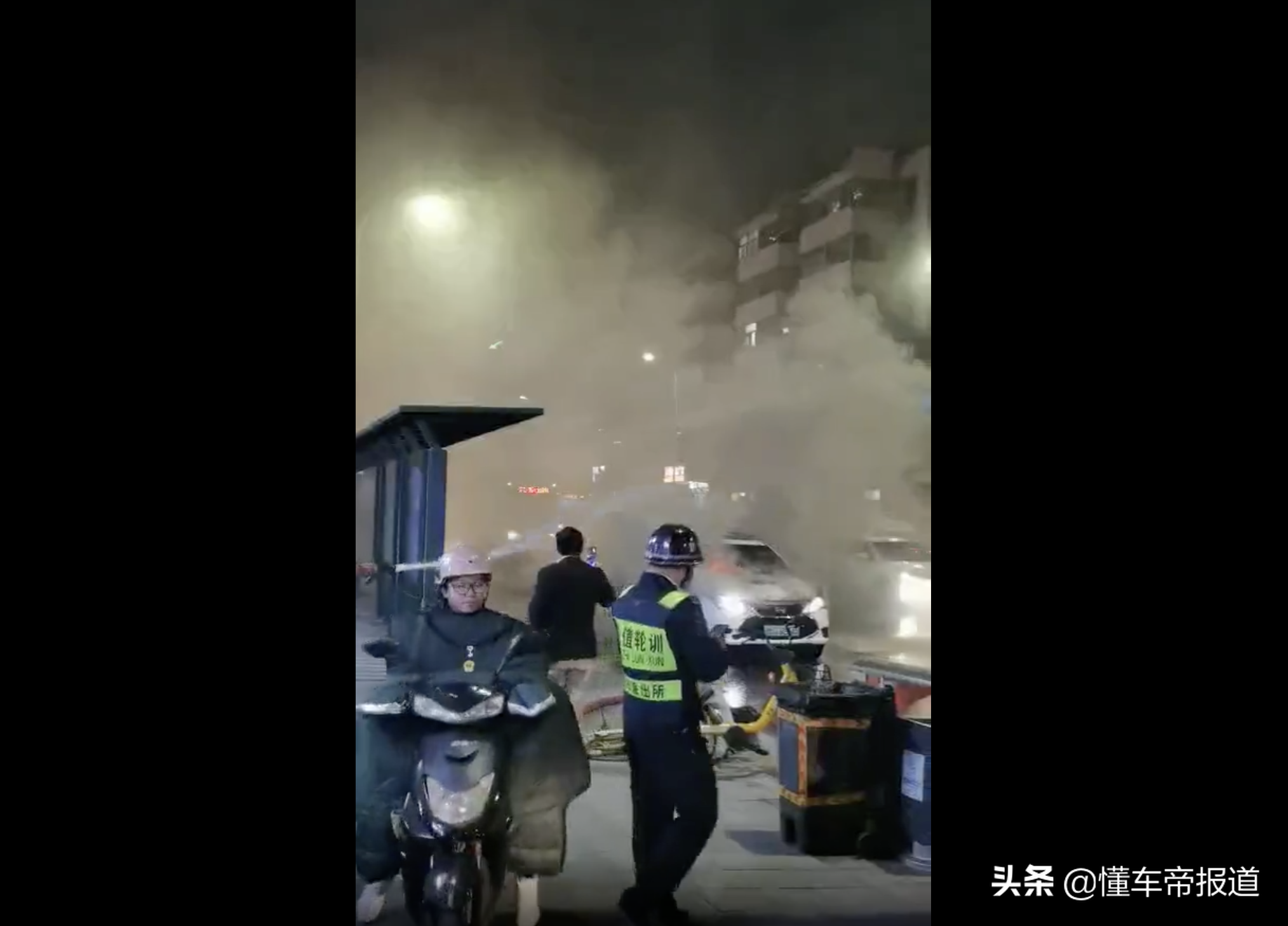 突发 | 比亚迪疑似再次发生自燃，这次换成了唐