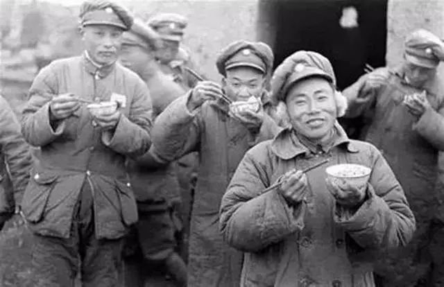 日军顿顿都有肉吃，肉从哪来的小孩都知道，但