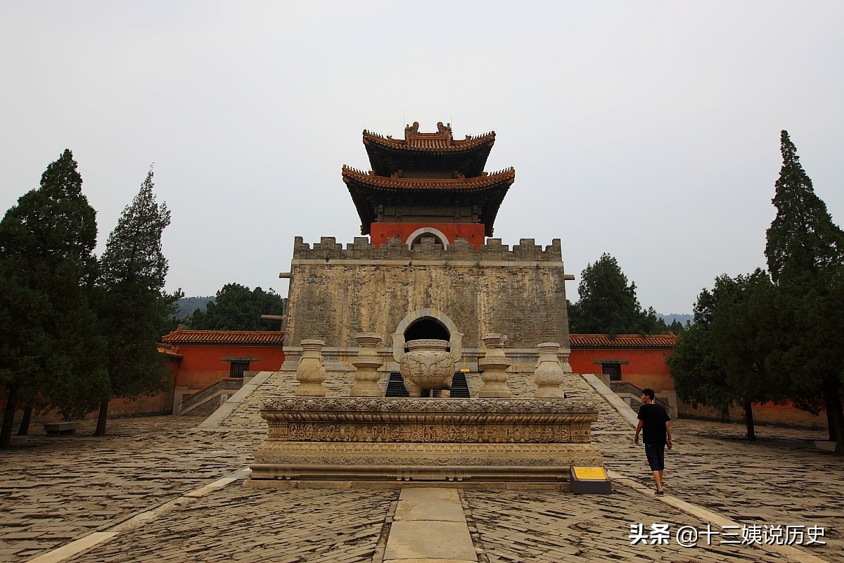 慈禧棺椁(慈禧太后陵墓：奢华程度难以想象，图6暴露了慈禧太后生前的野心)