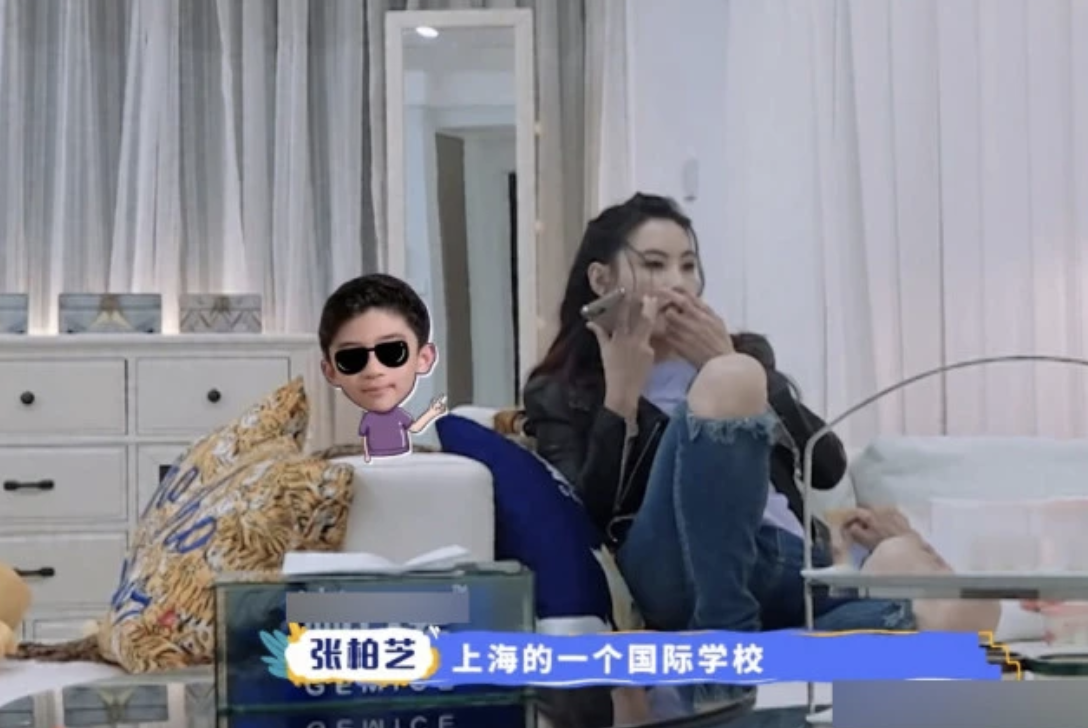 張柏芝帶兩個兒子逛街被偶遇，兄弟倆乖巧隨行，身邊還有保鏢護駕