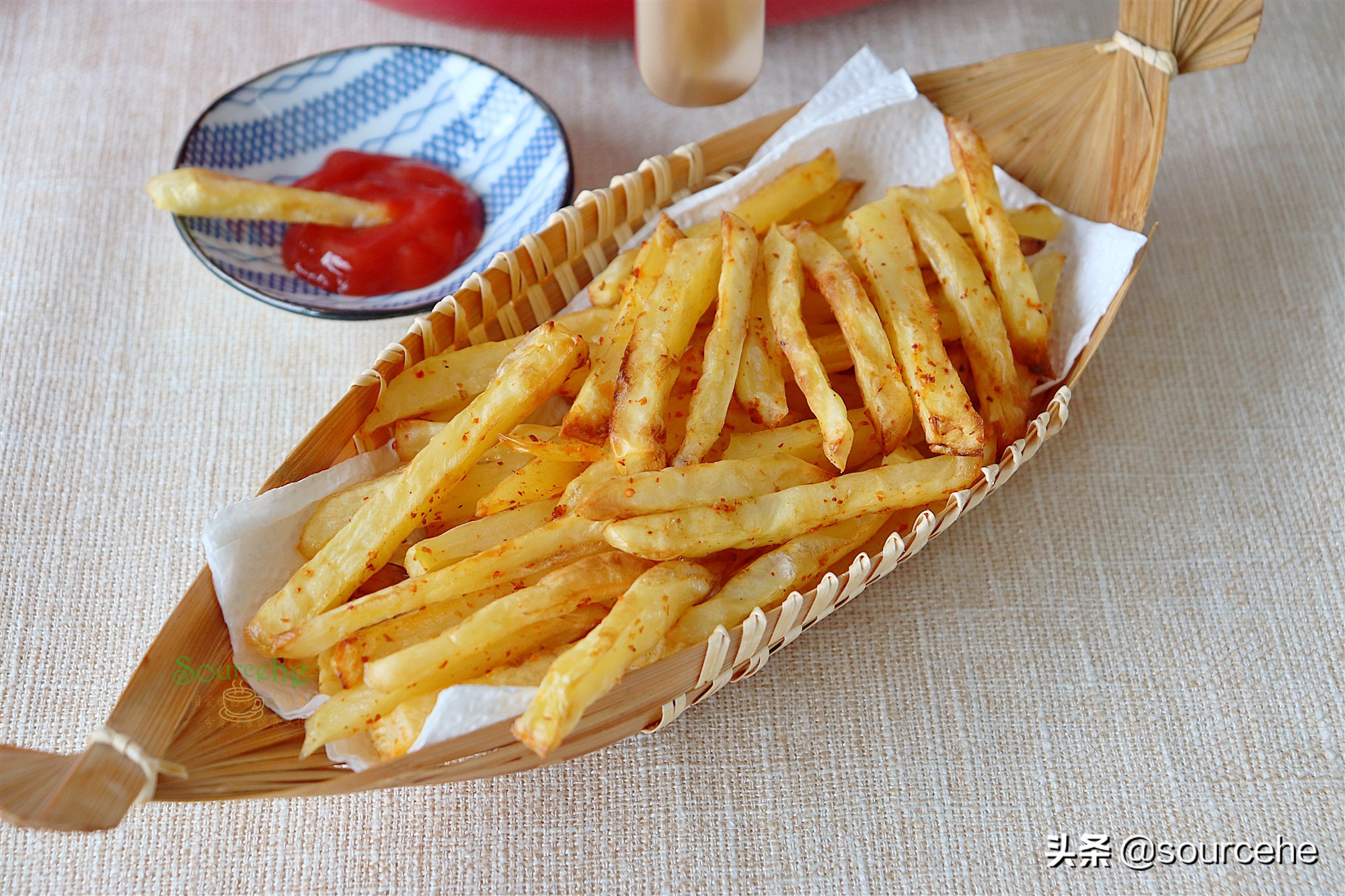 放暑假了，孩子想吃炸薯条不用买，在家简单实惠，比麦当劳还酥脆