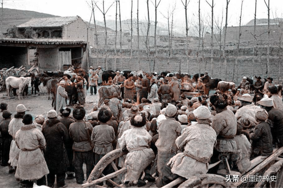 青海老照片：1951年土改中的海东民和县，公审不法地主恶霸