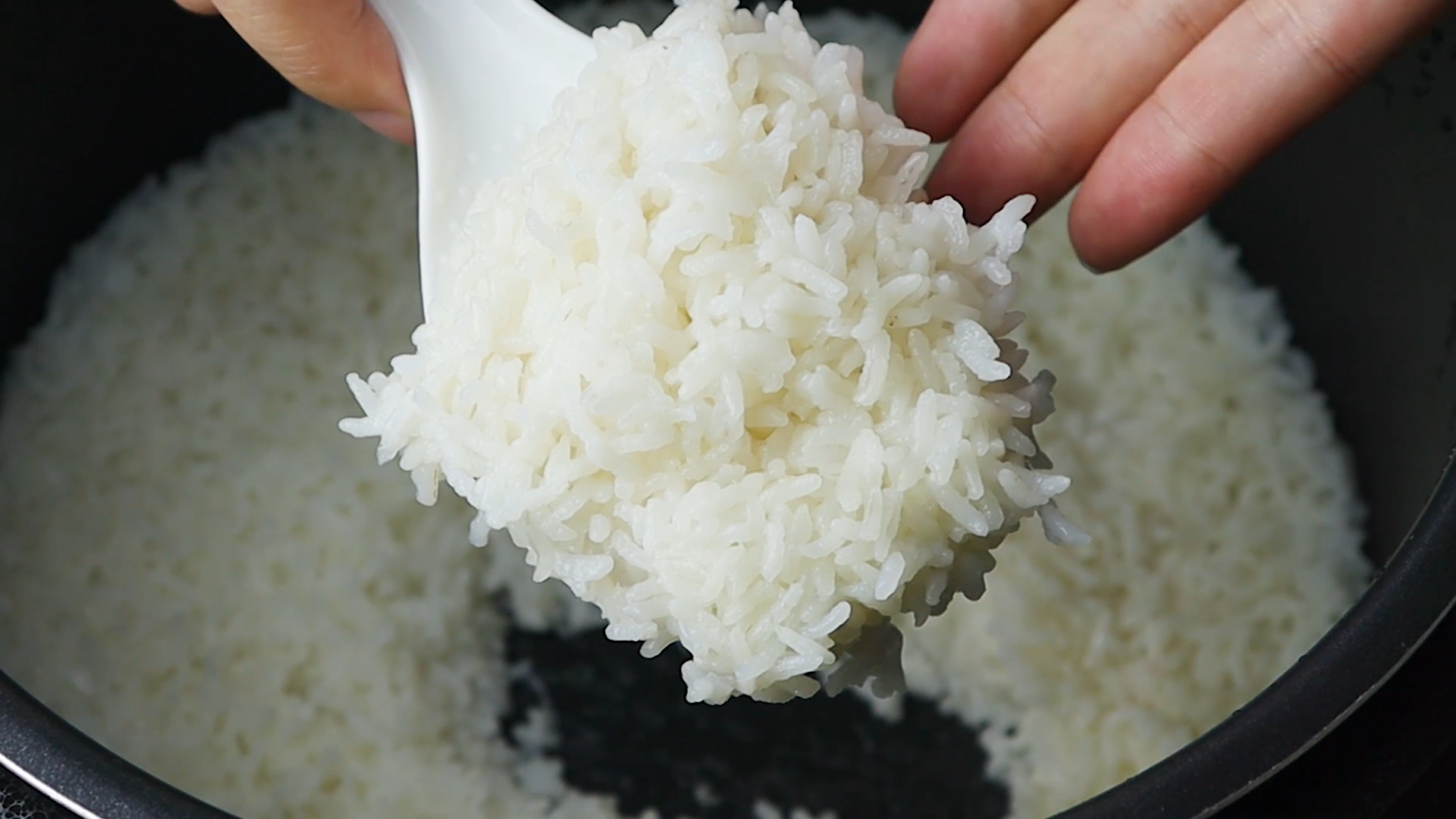 米飯直接下鍋煮是不對的，下鍋之前多加2步，米飯顆粒分明又軟糯