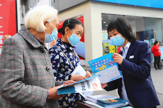 四川省长宁县：开展“3.15”系列宣传活动构建和谐消费环境
