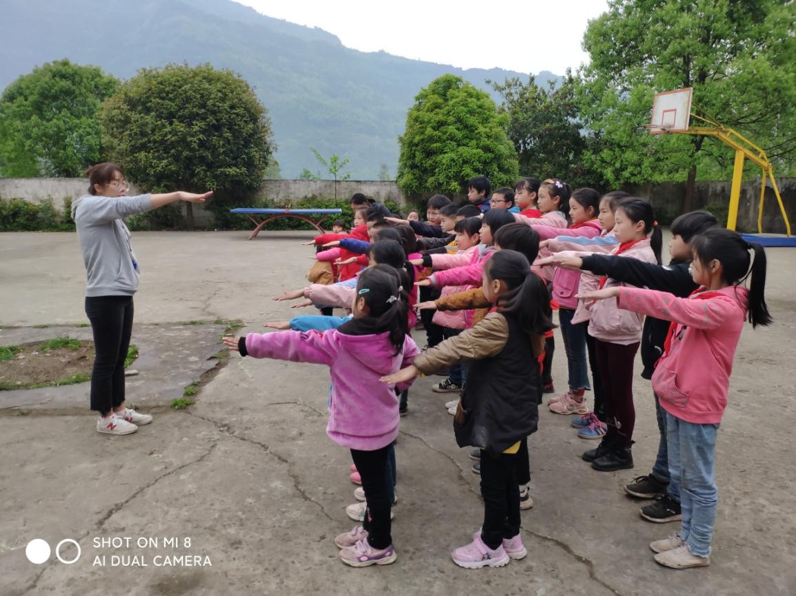 宣汉县清溪镇中心小学“送教下村”活动走进浩和希望小学