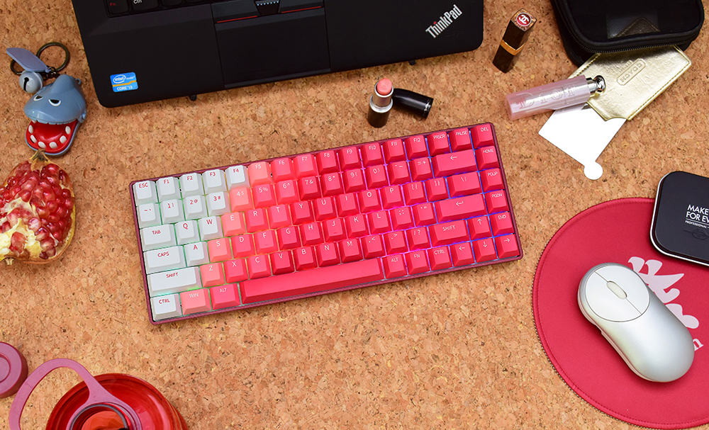 一抹红装摄人心，达尔优A84烈焰红三模机械键盘上市