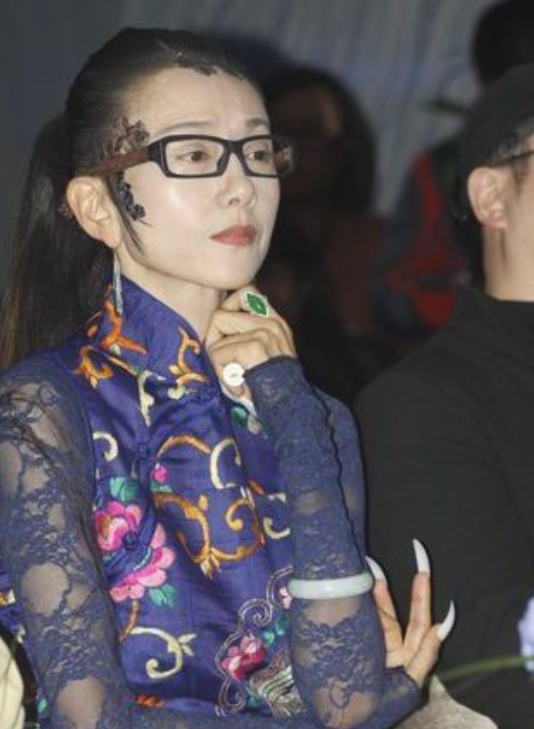 容貌出众，60岁却不生孩子的6位女星，杨丽萍为了跳舞拿掉孩子