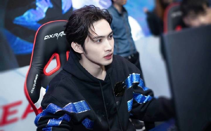 28岁张彬彬自曝头围，数值超过雷佳音，还比杨幂腰围多2厘米