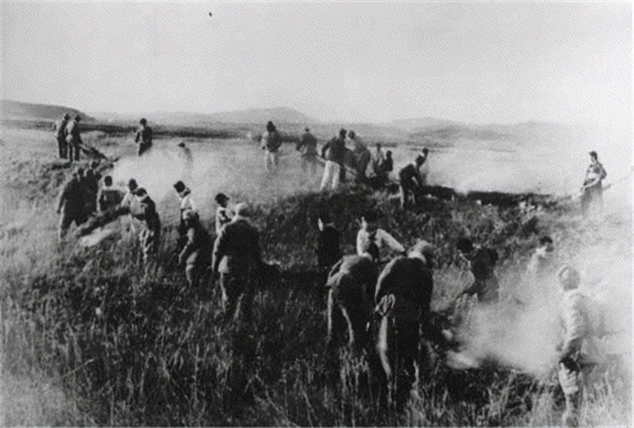 1951年朝鲜战场：彭德怀险遭警卫枪击