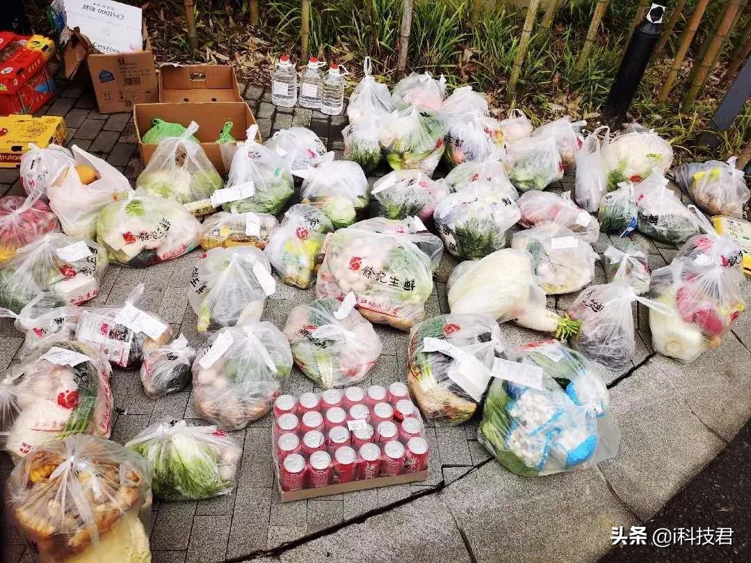 马斯克在造火箭，国内的互联网巨头却忙着和菜贩抢生意