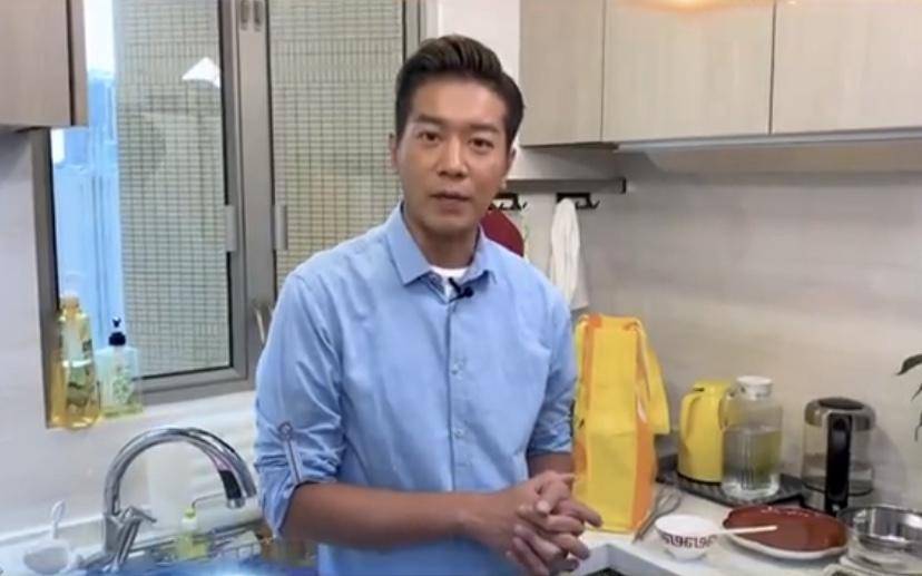 陈小春化身厨神获儿子点赞，应采儿让“浪子”变得温柔体贴