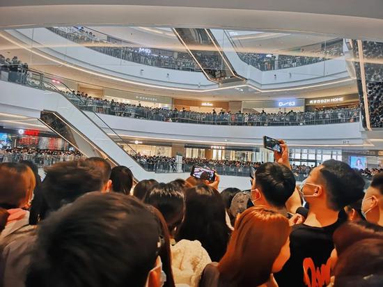 揭秘飯圈亂象：“沒錢別提愛，白嫖不算粉”，“00后”每月為追星花費5000元以上