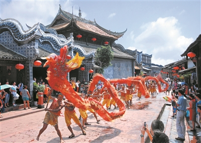成都市公共文化领域满意度得分全国第一的背后：文化地标文化活动越来越多 街头表演音乐节会都很火爆