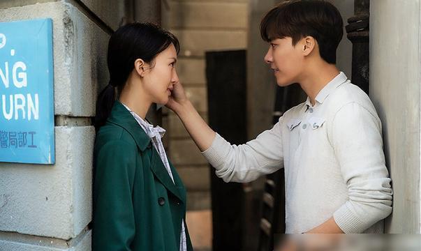 友情变爱情？李易峰金晨相约一起玩游戏，两人多件同款衣服被扒出