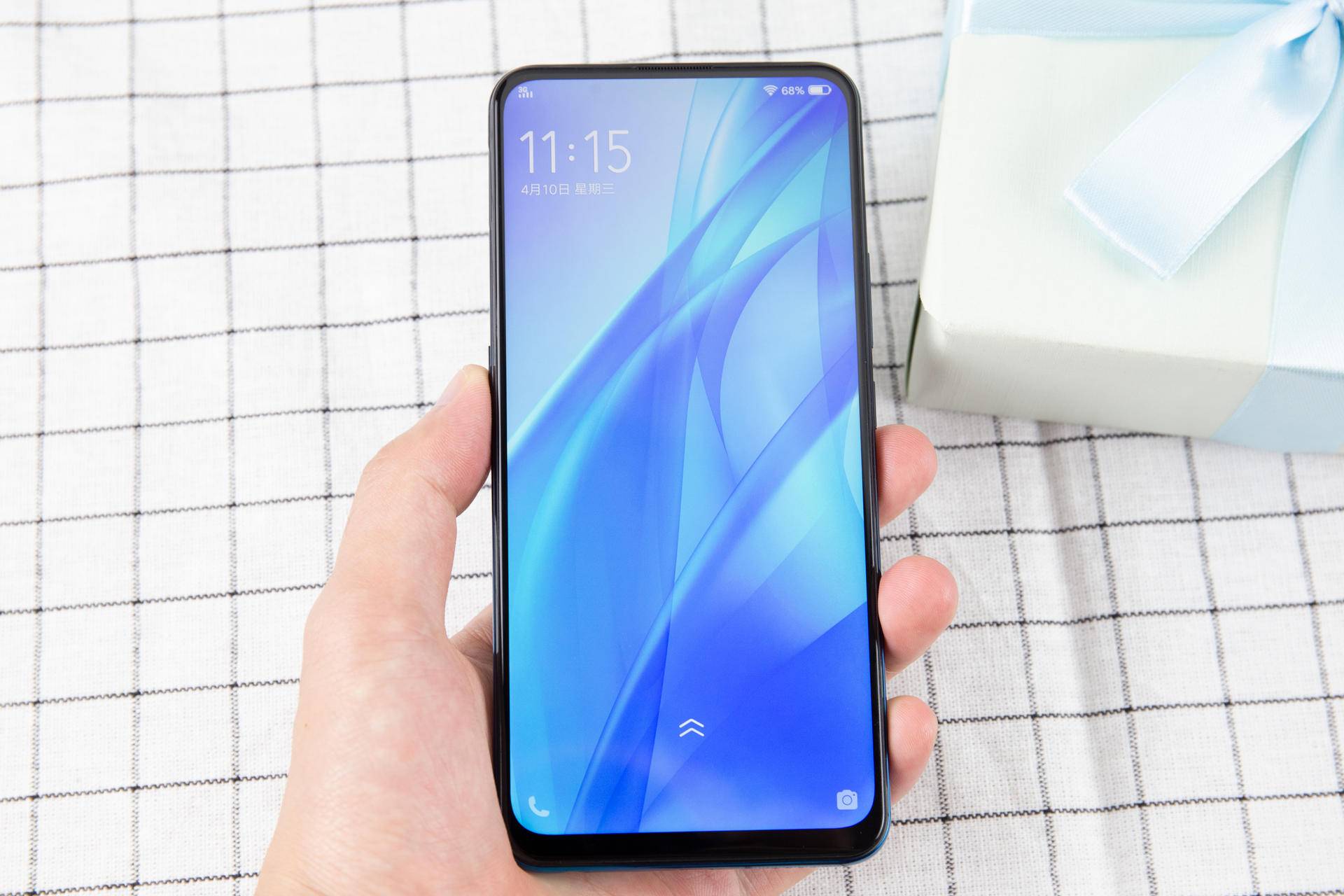 2480万升降机外置 3940mAh充电电池，vivo S1入门感受：同档次超级