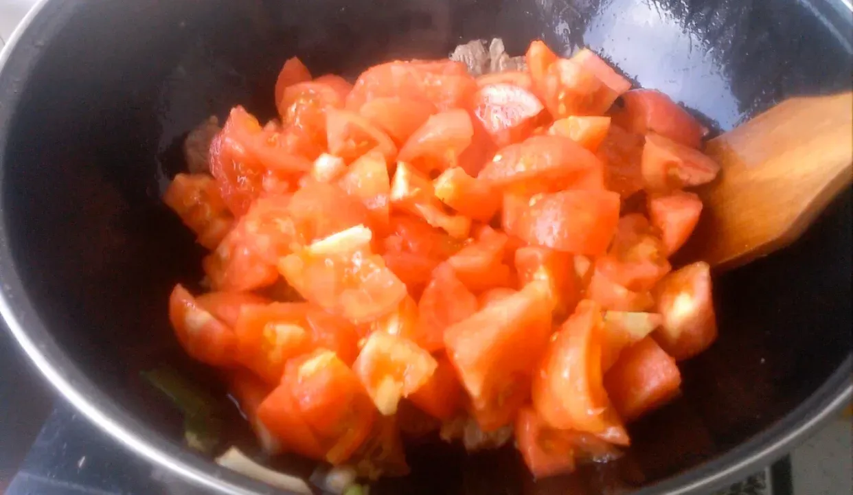 The explorer will teach you to make delicious hot and sour soup in 10 minutes, which will make you lose your appetite and say goodbye