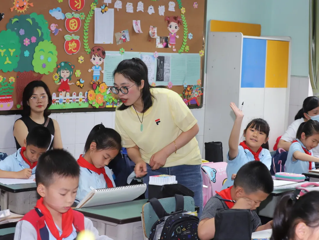 走进南小 见证成长丨天府新区南湖小学2021春家长开放日活动