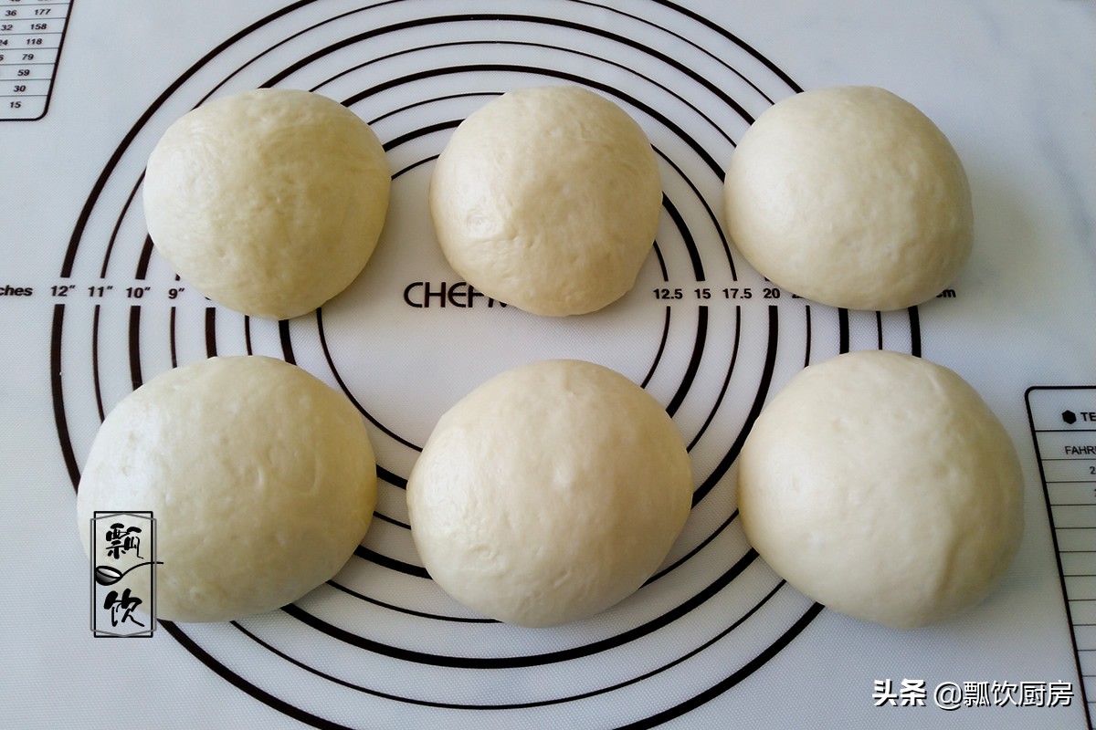 做面包，别只加牛奶鸡蛋，多加这两料，面包又软又香，太好吃了