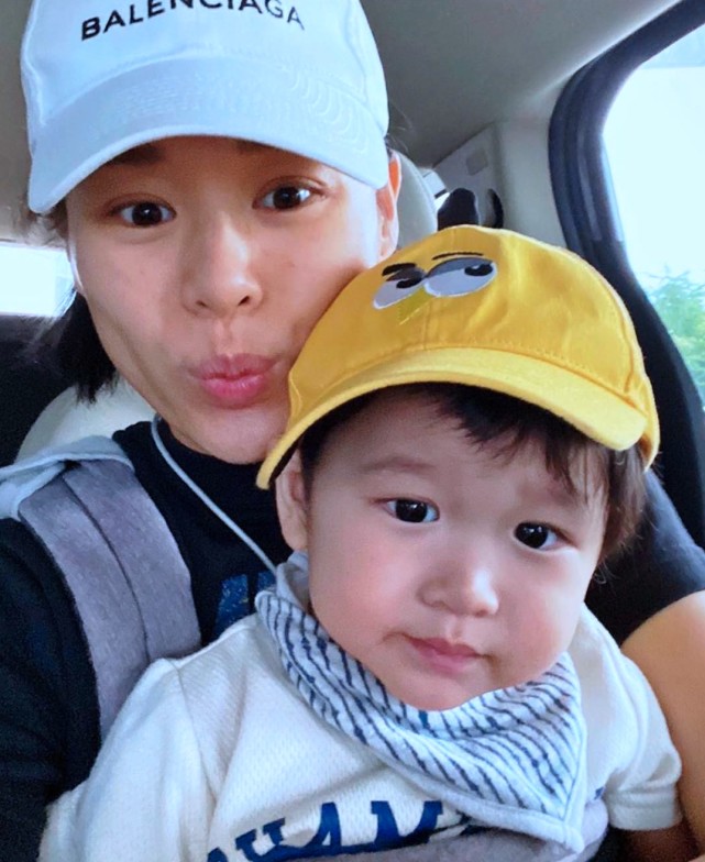 胡杏儿谈婚姻之道，自曝或会原谅丈夫出轨，已有计划生第三胎