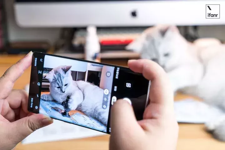 三星 Galaxy Note10 评测：Android 机皇回来了，屏幕惊艳