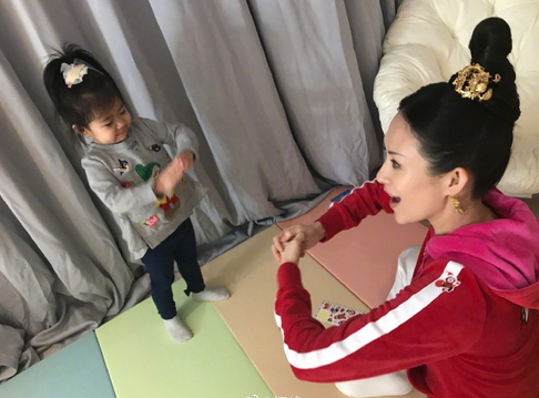 汪峰公开示爱章子怡，一口气晒了九张图，每张