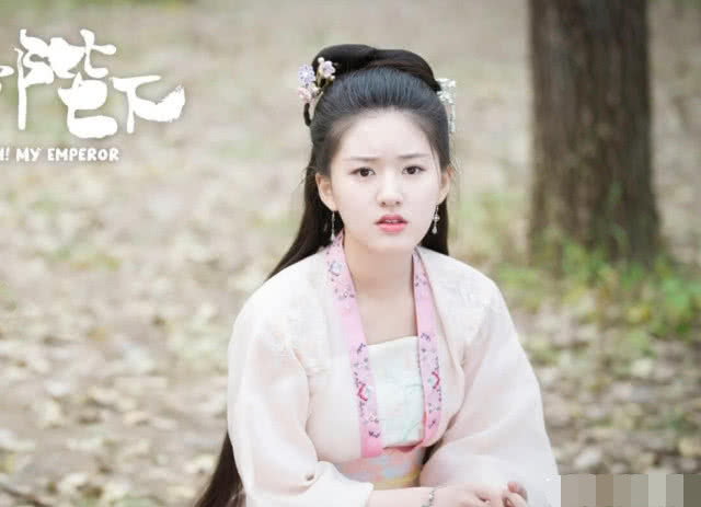 甜宠剧标配女主，比《双世宠妃》梁洁耐看，第三部首推赵露思