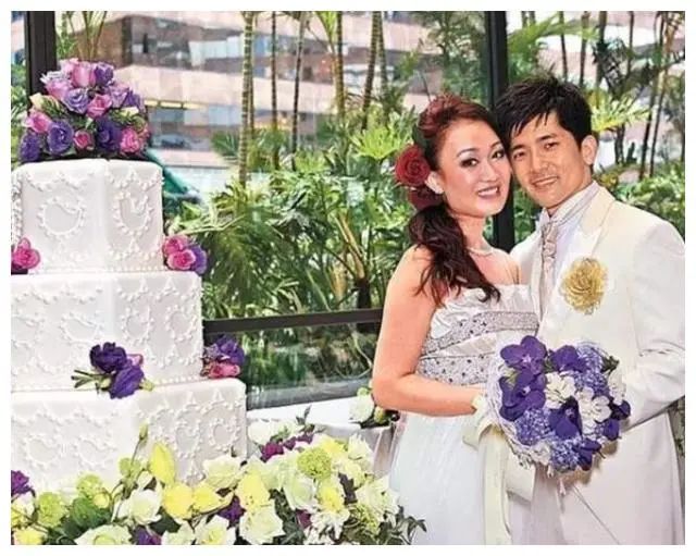 甘愿无名份陪在富豪身边的女人们，各有各的魅力，最久的已经27年
