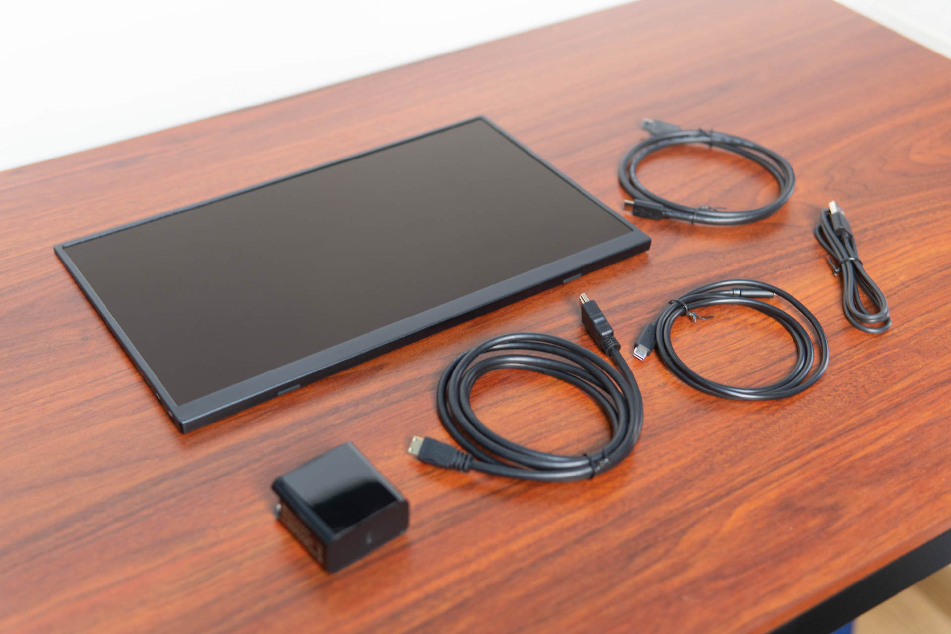 99% P3色域，10bit色深，这真是一块便携显示屏？