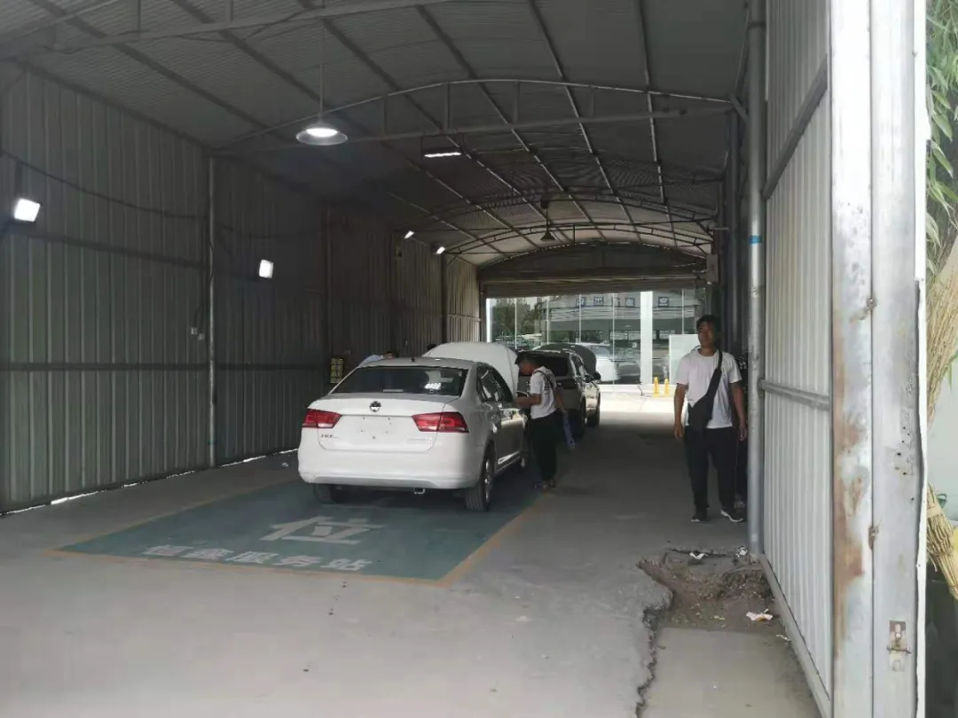 一位将要去实习的同学,自己攒了四万多块钱淘了一台二手桑塔纳