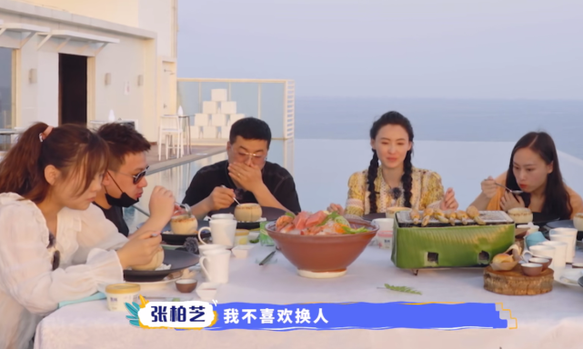 張柏芝節儉買平價褲，14歲lucas正臉出鏡：買便宜的會褪色