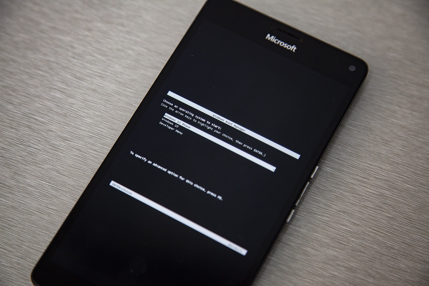 极客的新宠？Lumia 950XL运行Windows 10 ARM64体验