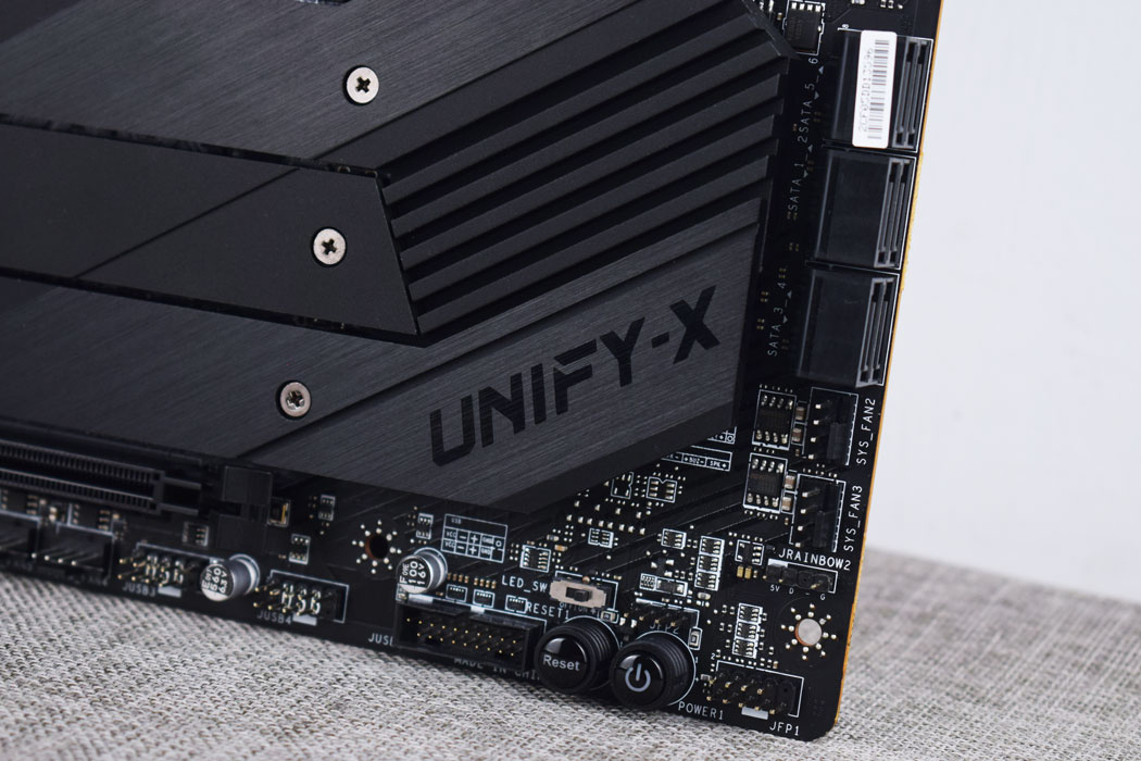 储存超频两不误，MSI微星B550 UNIFY-X暗影主板开箱试玩