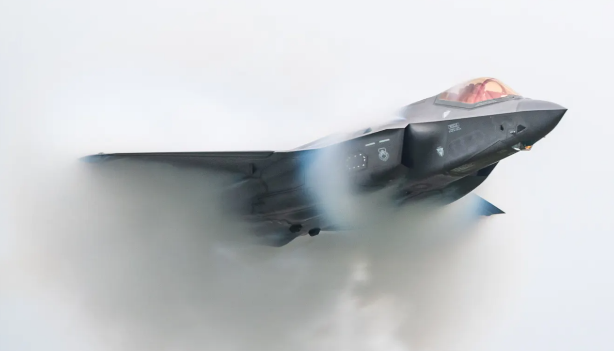 美军六代机方案走火入魔，遭到专家猛烈抨击：