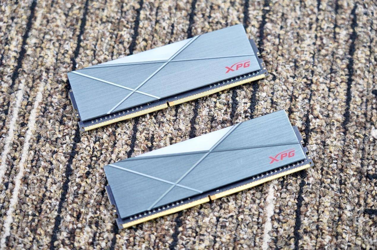 龙耀D50重装铠甲RGB内存3600上4600MHz？教你释放内存潜力