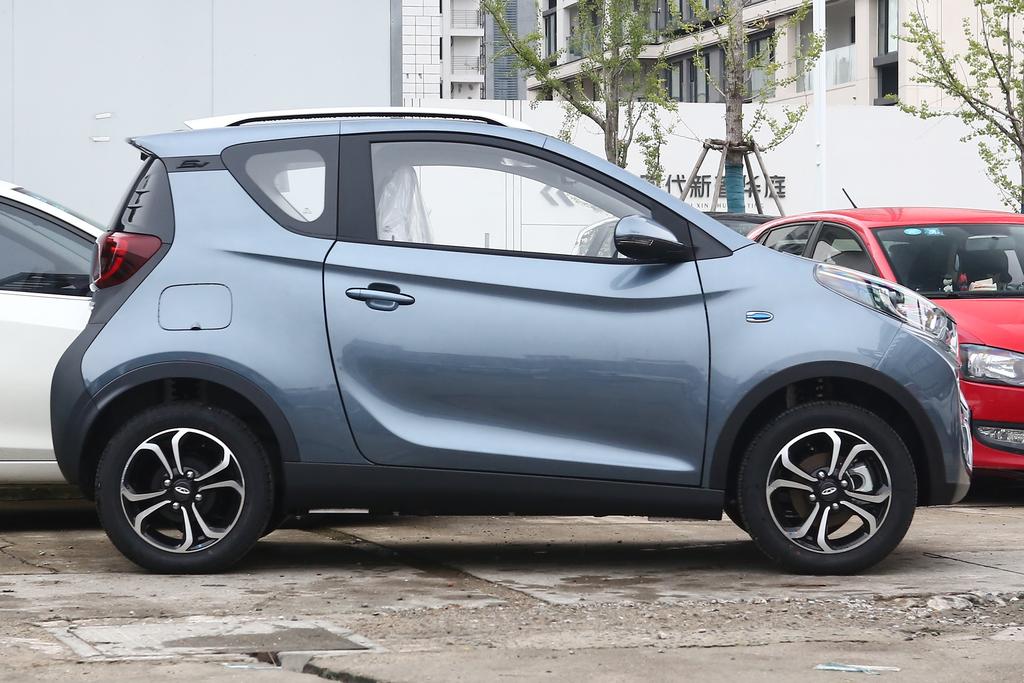 颜值即正义,奇瑞新能源汽车小蚂蚁eq1告诉你什么是高级感