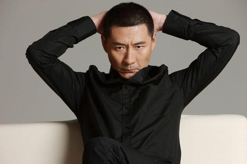 53岁张子健近况曝光，两鬓斑白显老态，网友：元芳也老了