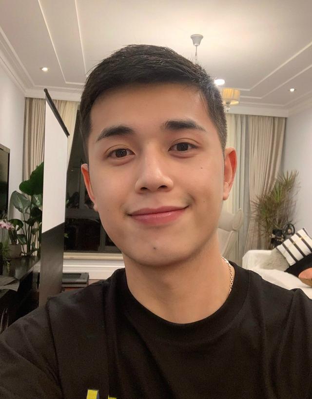 Young assistant turns for copartner of behind the curtain, doubt and Li Jiaqi