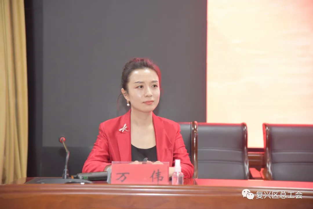 邯郸：复兴区开展“机关干部职工政务服务文明礼仪”培训活动
