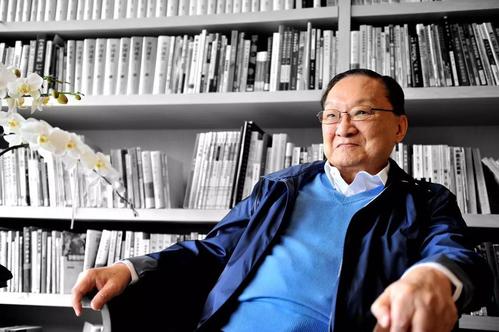金庸為何在巔峰期封筆？被南大教授羞辱是主因嗎？