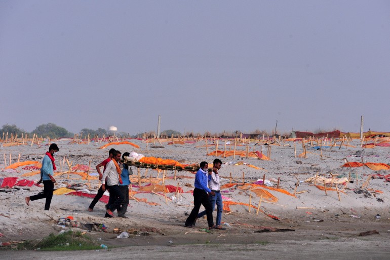 第三波疫情阴影笼罩，印度民众惶恐不安：赶紧逃出国，不挑地方