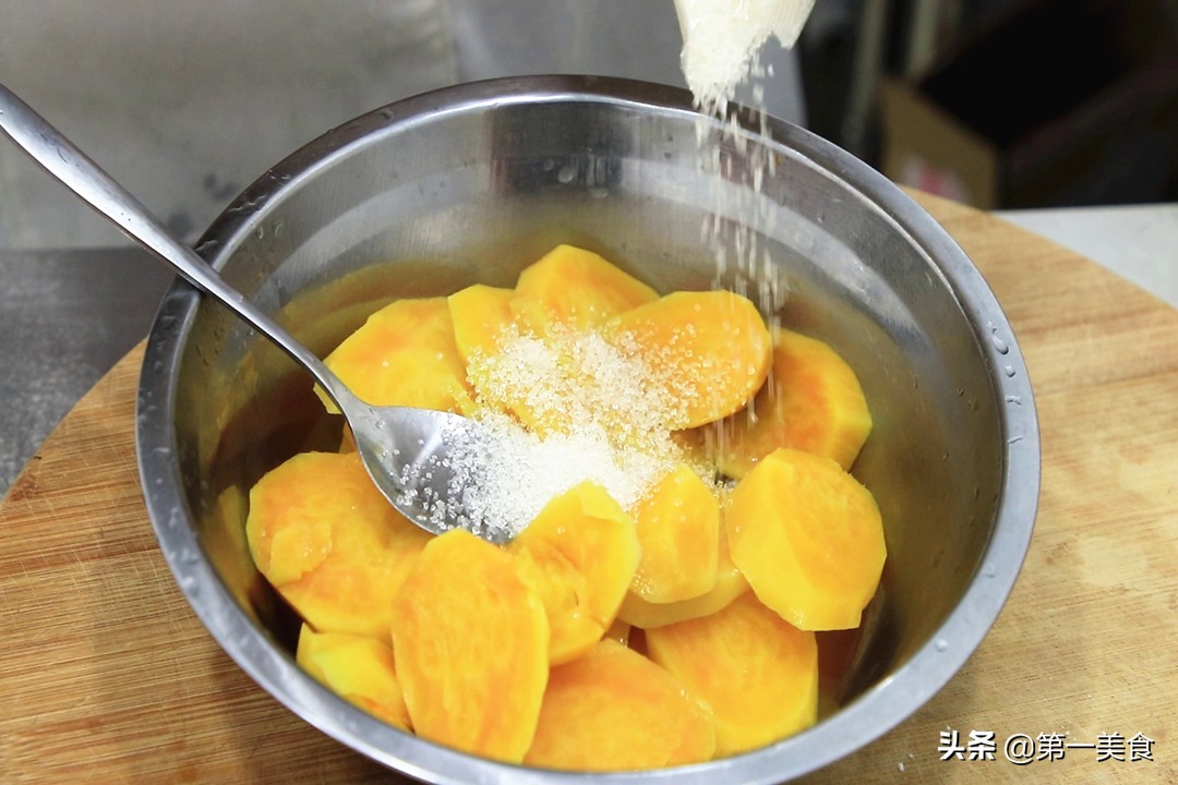 Sweet potatoes can still be eaten like this!  The farm’s characteristic practice, do not need 1 drop of oil, cook each one sweet and soft