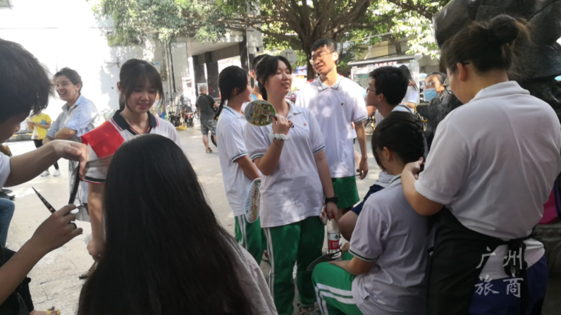 广州市旅游商务职校：传媒与形象设计系党支部惠民服务专题报道