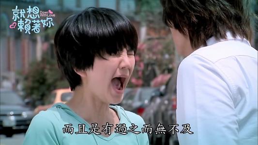 Ella亲自操刀给儿子理发，意外曝光豪宅内景，拥挤但很温馨