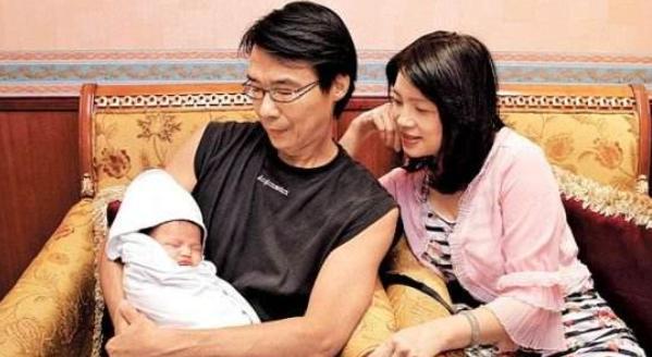 大师于海：与李连杰拍打戏，曾两次受重伤，今78岁与老伴仍住宿舍