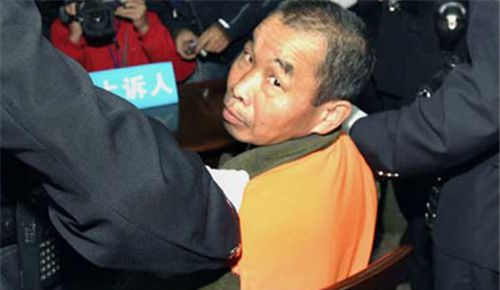 7·14汉阴特大杀人案：因怀疑妻子不忠，在道观连杀10人，留下血字