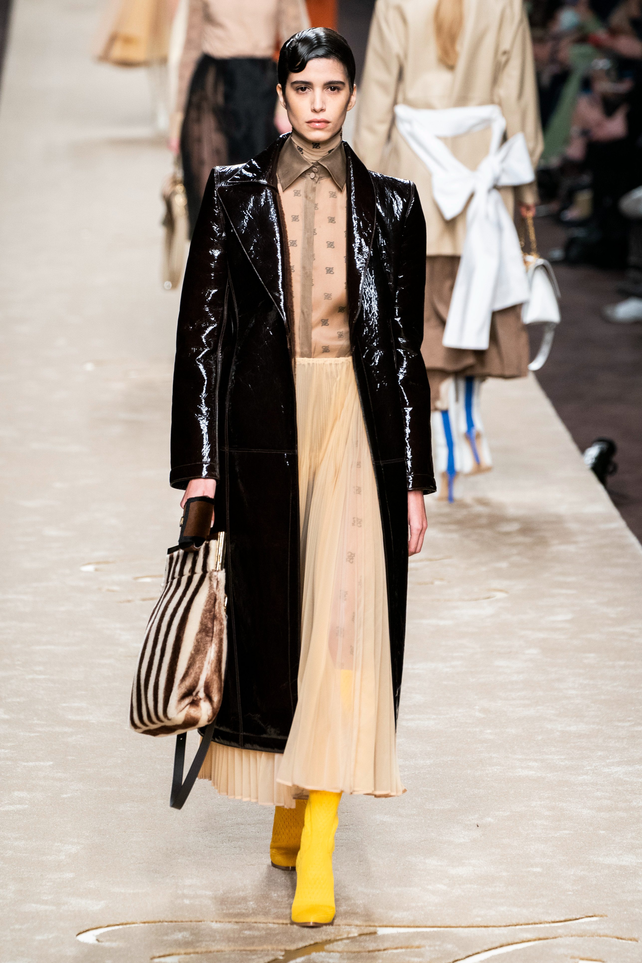 米兰时装周│Fendi 2019秋冬-老佛爷为fendi设计的最后一场秀