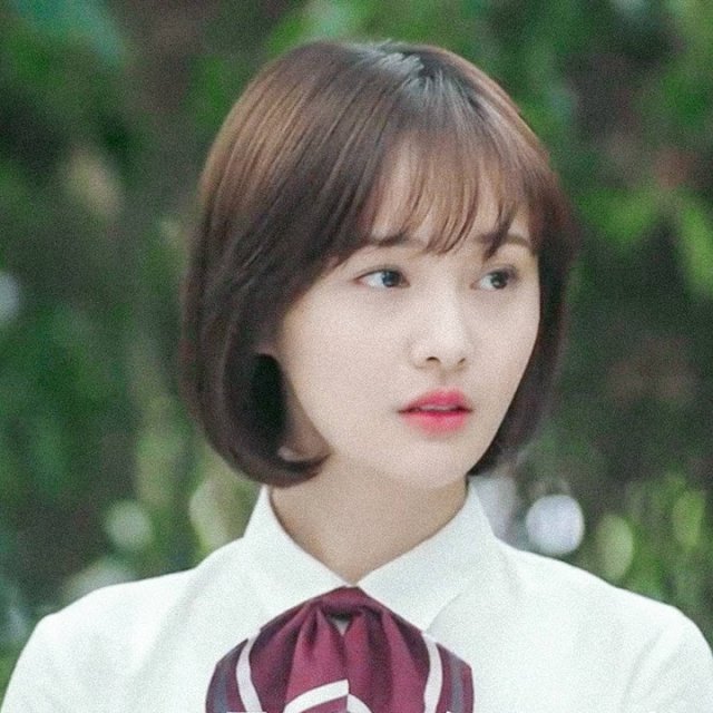 为何她能两种截然不同的风格中切换自如？