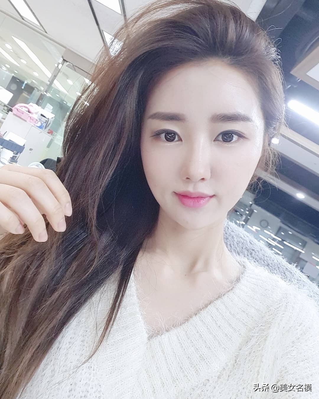 韓國美女天氣預報員𝑀𝒾𝒩𝒶 𝐻𝓌𝒶𝓃𝑔